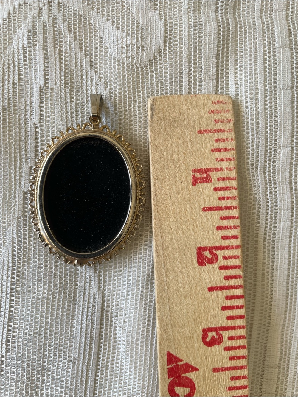 Vintage Black Glass Intaglio Rose Cameo Pendant Ornate Gold Tone Filigree 1960s - Picture 4 of 8